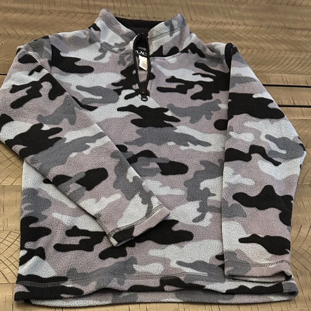 The Children's Place Black and Gray Camo Pullover Fleece 3/4 Zip